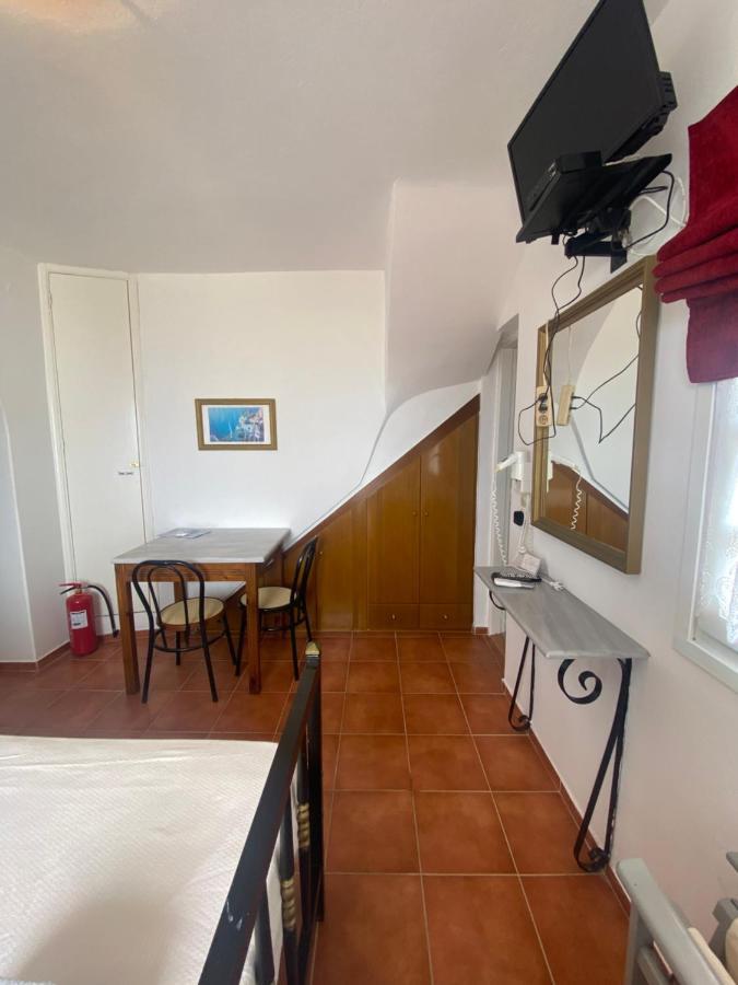 Aeolos Apartments Akrotírion Екстериор снимка